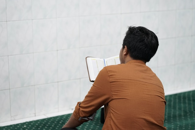 Kapan baca Yasin 3 kali di Nisfu Syaban 2026, foto hanya ilustrasi: Unsplash/Taliwang Mengaji