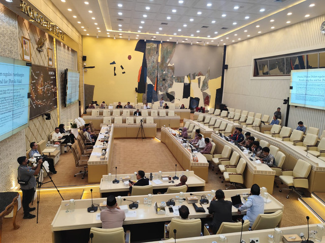Suasana rapat Komisi II DPR di Kompleks Parlemen Senayan, Jakarta pada Selasa (3/2/2026). Foto: Luthfi Humam/kumparan