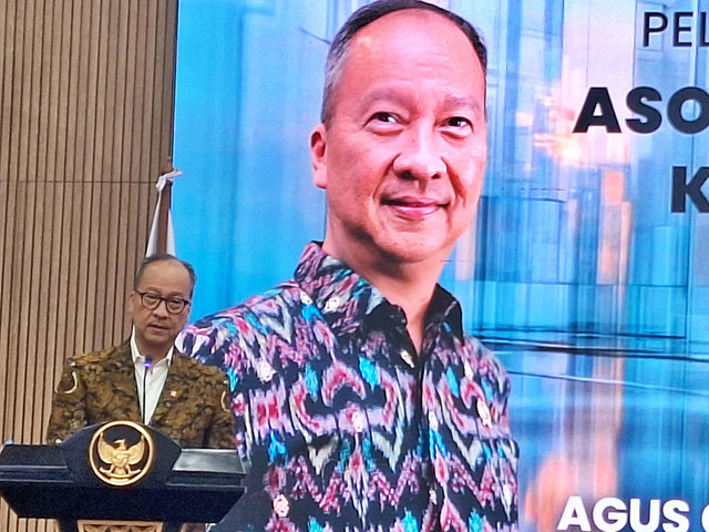 Menperin, Agus Gumiwang Kartasasmita dalam Pelantikan Dewan Pengurus Asosiasi Aneka Industri Keramik Indonesia (Asaki) 2026-2029 di Kantor Kementerian Perindustrian, Tulodong, Jakarta Selatan, Selasa (3/2/2026). Foto: Argya Maheswara/kumparan