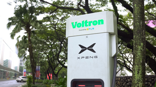 SPKLU Ultra Fast Charging Voltron dengan XPeng di Living World Alam Sutera. Foto: dok. XPeng Indonesia