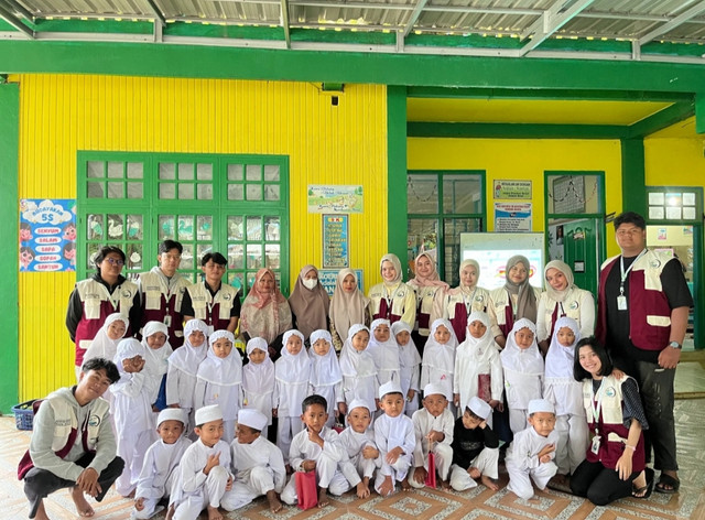 Edukasi dan Praktek Sikat gigi di TK Bustanul Athfal Pauh Kamang Mudiak