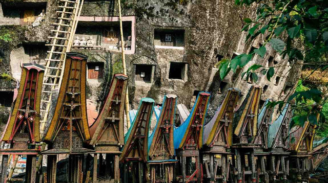 Ilustrasi Rumah Tongkonan di Tana Toraja. Foto: Unsplash.