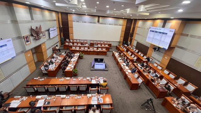 Rapat dengar pendapat Komisi VIII DPR RI dengan Dewan Pengawas BPKH di Kompleks Parlemen, Senayan, Jakarta, Rabu (4/2/2025). Foto: Nasywa Athifah/kumparan