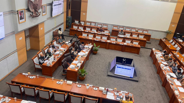 Rapat dengar pendapat Komisi VIII DPR RI dengan Dewan Pengawas BPKH di Kompleks Parlemen, Senayan, Jakarta, Rabu (4/2/2025). Foto: Nasywa Athifah/kumparan