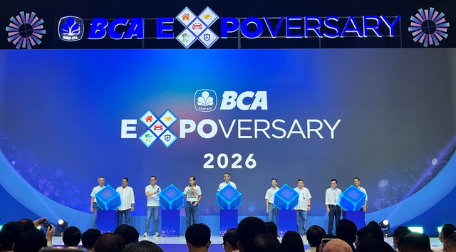 Jajaran Komisaris dan Direksi BCA meresmikan pembukaan BCA Expoversary 2026, Kamis (5/2/2026). Foto: Fariza Rizky Ananda/kumparan
