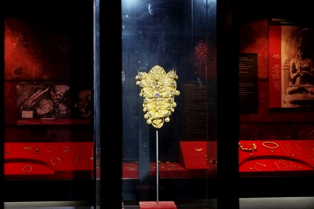 Penampakan Badog Emas Garudeya seberat 1,1 Kg yang disimpan di Museum Mpu Tantular, Sidoarjo, Kamis (5/2/2026). Foto: Farusma Okta Verdian/kumparan