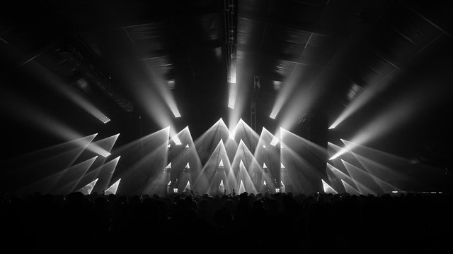 Ilustrasi Harga tiket konser Mitski di Jakarta 2026 .Foto: Unsplash/Jorik Kleen