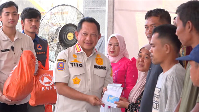 Menteri Dalam Negeri Tito Karnavian menghadiri Peresmian Hunian Sementara Danantara di wilayah terdampak bencana di Sumatra, Kamis (5/2/2026). Foto: Bakom RI