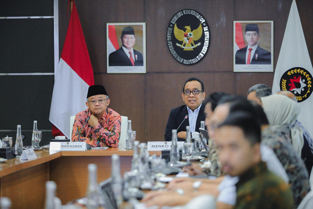 Menko PMK Pratikno saat melakukan pertemuan dengan Mendikdasmen Abdul Mu'ti di Kantor Kemenko PMK, pada Kamis (5/2/2026). Foto: Kemenko PMK