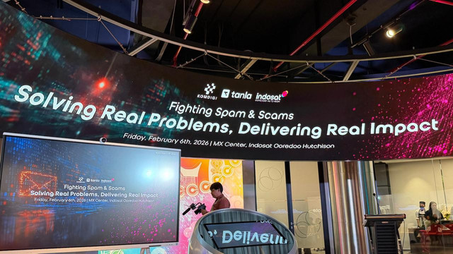 Indosat Ooredoo Hutchison perkuat fitur Anti-Scam dan Anti-Spam berbasis AI untuk lindungi pelanggan dari kejahatan siber. Foto: Habib Allbi Ferdian/kumparan