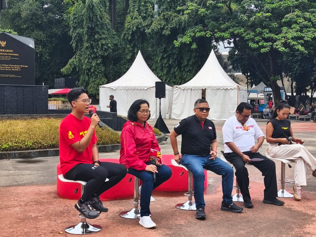Wagub DKI Jakarta, Wakil Ketua Komisi X DPR RI, dan Sekjen PDI Perjuangan dalam acara Pembukaan Soekarno Run HUT Partai ke-53 DPP PDI Perjuangan, di kawasan Gelora Bung Karno, Senayan, Jakarta, Jumat (6/2). Foto: Jeni Ritanti/kumparan