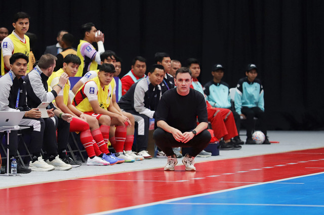 Hector Souto saat Timnas Futsal Indonesia menghadapi Iran dalam final Piala Asia 2026 di Indonesia Arena, Sabtu (7/2/2026). Foto: Jamal Ramadhan/kumparan