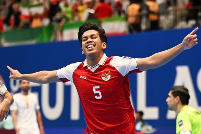 Pemain Timnas futsal Indonesia, Israr Megantara, melakukan selebrasi usai mencetak gol ke gawang Timnas futsal Iran saat pertandingan final AFC Futsal Asian Cup 2026 di Indonesia Arena, Senayan, Jakarta, Sabtu (7/2/2026). Foto: Bayu Pratama S/ANTARA FOTO