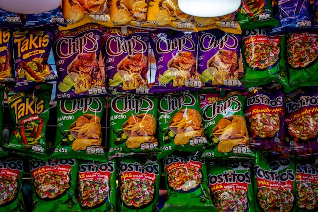 Ilustrasi Dampak Iklan Makanan Cepat Saji terhadap Gizi Anak. Foto: Pexels.