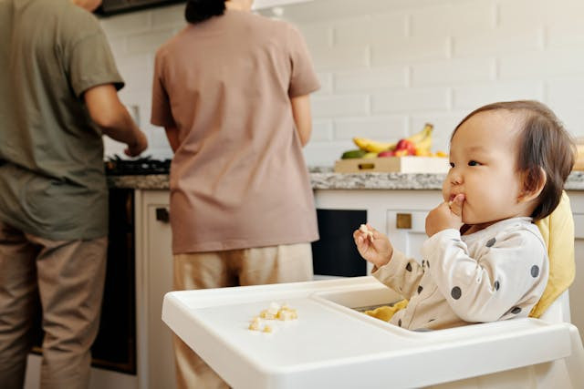 Ilustrasi bayi dalam periode MPASI. Foto: Pexels.