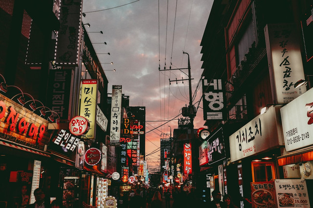 Ilustrasi Once We Were Us Kapan Tayang di Indonesia. Foto: Unsplash/ Sava Bobov