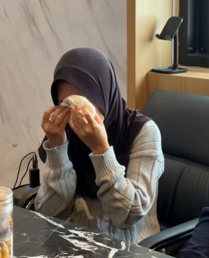Mahasiswi menangis di hadapan Kapolrestabes Surabaya, Kombes Pol Luthfie Sulistiawan. Dok: Instagram luthfie.daily