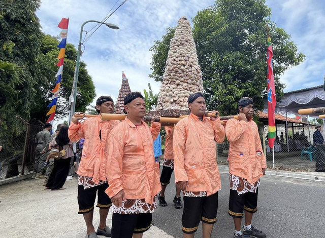 Ratusan warga Kampung Miliran, Yogyakarta, menggelar Ruwahan: Ngapem Bareng Lintas Agama untuk menyambut bulan Ramadan, Minggu (8/2). Foto: Pandanggan Jogja/Gigih Imanadi Darma