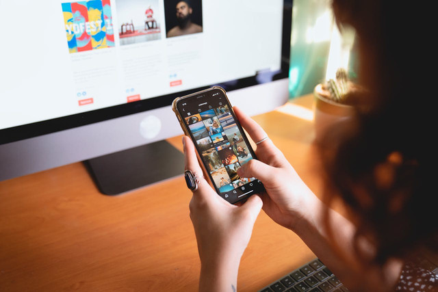 Ilustrasi contoh bio Instagram ibu rumah tangga. Foto: Unsplash