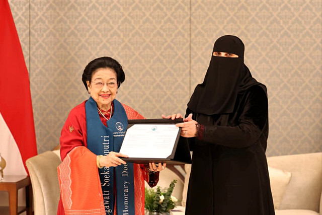Princess Nourah bint Abdulrahman University (PNU) menganugerahkan gelar Doctor Honoris Causa kepada Megawati Soekarnoputri dalam sebuah upacara resmi di Riyadh, Arab Saudi, Senin (9/2/2026) waktu setempat. Foto: Dok. PDIP