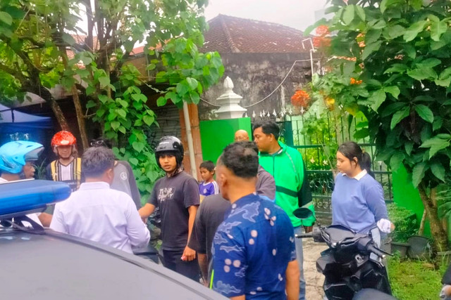 Eviana (21), seorang mahasiswi yang berhasil menghentikan penjambret setelah menabrakkan motornya ke motor pelaku.  Foto: Dok. Polresta Yogyakarta