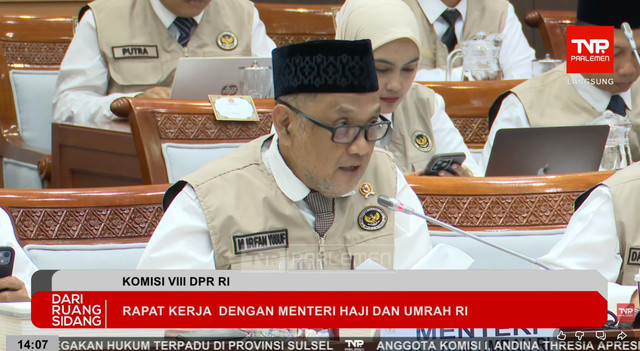 Menteri Haji dan Umrah, M. Irfan Yusuf saat memberikan paparannya dalam Rapat Kerja Komisi VIII DPR RI dengan Kementerian Haji dan Umrah RI yang disiarkan secara langsung lewat TVR PARLEMEN di Kompleks Parlemen, Senayan, Jakarta, Selasa (10/2/2026). Foto: YouTube/ TVR Parlemen