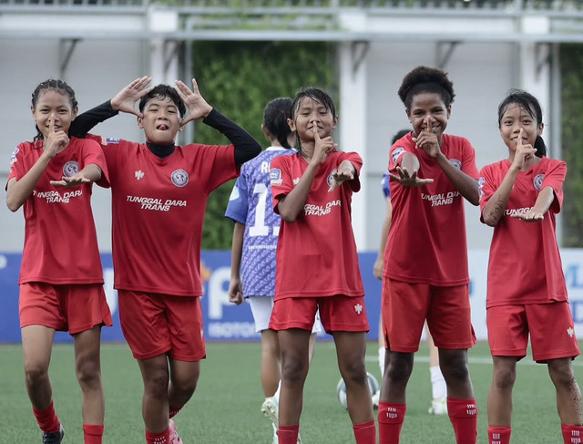 Selebrasi tim Putri Surakarta di HYDROPLUS Soccer League U-15 Kudus. Foto: Dok. Hydroplus Soccer League