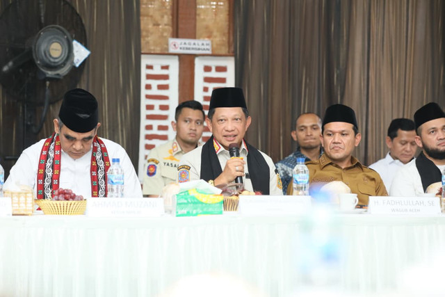 Kasatgas PRR Pascabencana Sumatera Muhammad Tito Karnavian di forum Silaturahmi Pimpinan MPR RI dengan Ulama Aceh di Dayah Mahyal Ulum Al Aziziyah, Kabupaten Aceh Besar, Aceh, Selasa (10/2/2026). Foto: Dok. Istimewa