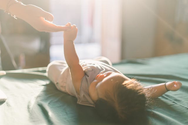 Ilustrasi ibu dan bayi dalam periode menyusui ASI. Foto: Pexels.