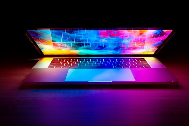 Ilustrasi laptop 6 jutaan terbaik 2026. Foto: Joshua Woroniecki/Unsplash