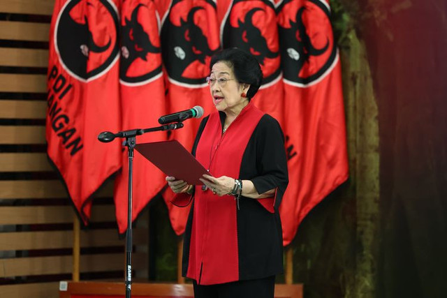 Ketua Umum DPP PDI Perjuangan (PDIP), Megawati Soekarnoputri melantik sejumlah pengurus Dewan Pimpinan Pusat (DPP) PDIP masa bakti 2025-2025, Kamis (14/8/2025).(Dokumentasi PDI-P)