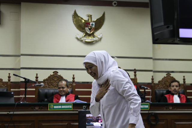 Gubernur Jatim Khofifah Indar Parawansa jadi saksi perkara dugaan korupsi dana hibah pokir DPRD Jatim di Pengadilan Tipikor Surabaya di Sidoarjo, Kamis (12/2/2026). Foto: Umarul Faruq/ANTARA FOTO