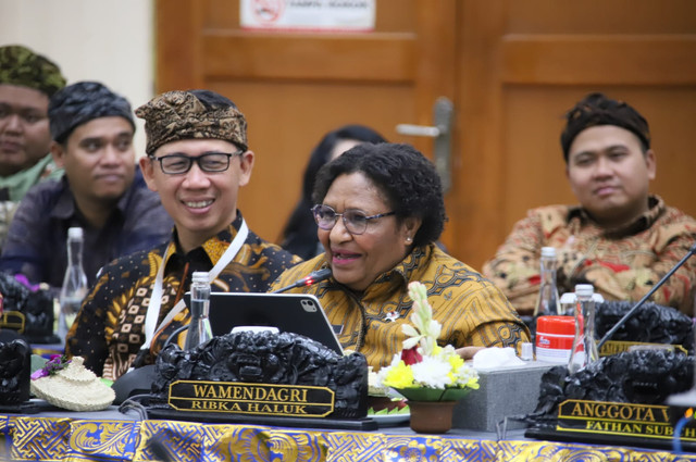 Wamendagri Ribka Haluk dalam acara Entry Meeting Pemeriksaan LKPD Tahun 2025 di Kantor Perwakilan BPK Provinsi Bali, Kamis (12/2/2026) Foto: Dok. Kemendagri