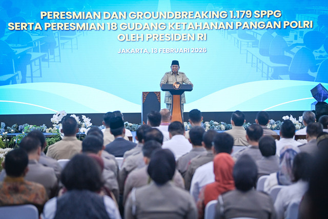 Presiden Prabowo Subianto menyampaikan pidato sambutan dalam peresmian secara serentak 1.072 Satuan Pelayanan Pemenuhan Gizi (SPPG) Polri se-Indonesia di SPPG Palmerah, Jakarta, Jumat (13/2/2026). Foto: ANTARAFOTO/Galih Pradipta