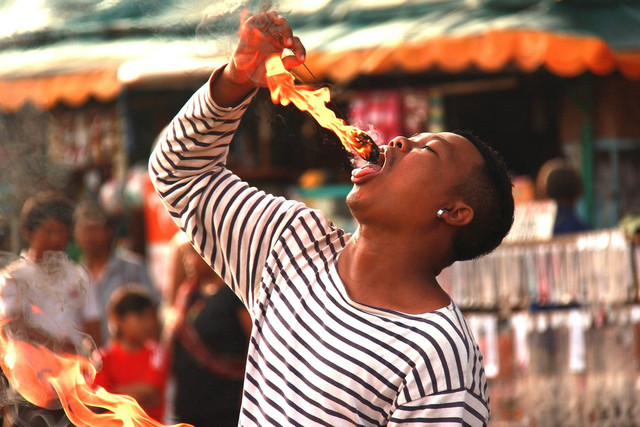 Ilustrasi Debus di Banten. Foto: Pixabay.