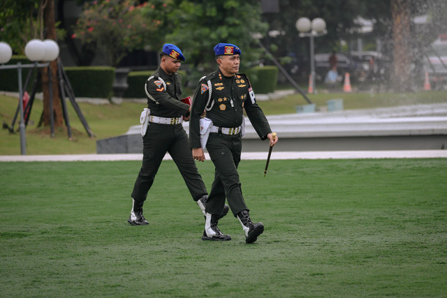 Sebanyak 1.059 personel digelar dalam operasi tersebut, terdiri dari unsur Pomad, Pomal, Pomau, pasukan gabungan TNI, Koopsus, K9 POM, serta sinergi lintas lembaga meliputi Polri, Kejaksaan RI, dan Bea Cukai, serta unsur perhubungan. Foto: Jamal Ramadhan/kumparan