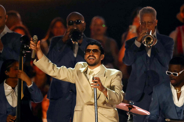 Rapper asal Puerto Rico, Bad Bunny, tampil dalam rangka tur dunia bertajuk Debi Tirar Mas Fotos World Tour di Estadio Monumental (MAS Monumental), Buenos Aires.
Foto: Luis Robayo/AFP
