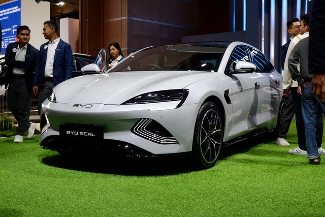 Mobil listrik BYD Seal di IIMS 2026. Foto: Sena Pratama/kumparan