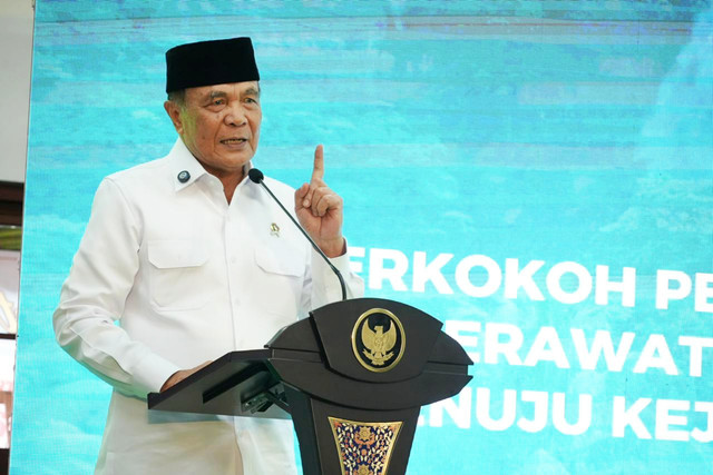 Menko, Djamari dalam acara Pembukaan Silaturahmi Alim Ulama dan Rapat Kerja Nasional Persatuan Guru Nahdlatul Ulama (PERGUNU) & Jaringan Kiai Santri Nasional (JKSN) di Surabaya, Jawa Timur, pada Sabtu (14/2/2026). Foto: Dok. Kemenko Polkam