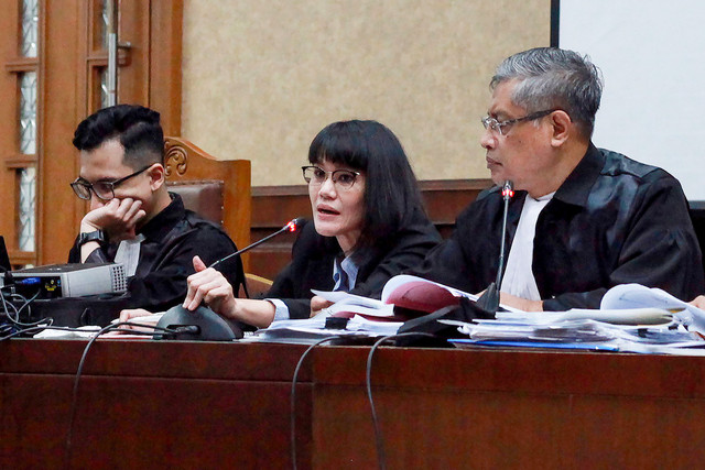 Terdakwa Marcella Santoso (tengah) di Pengadilan Tipikor Jakarta, Rabu (11/2/2026). Foto: ANTARA FOTO/Reno Esnir