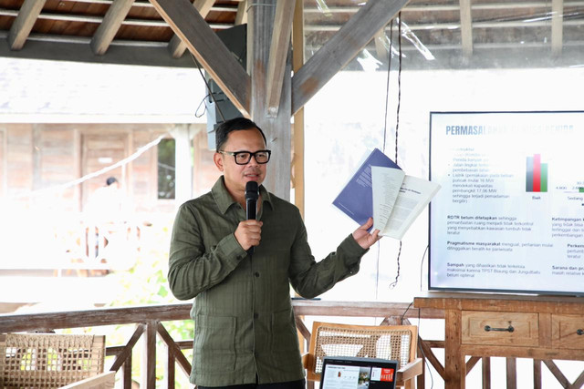 Wamendagri Bima Arya menghadiri Dialog dan Pemaparan Potensi Wisata Nusa Penida oleh Bupati Klungkung di Seven Dreams Hotel, Kabupaten Klungkung, Bali, Senin (16/2/2026). Foto: Dok. Kemendagri