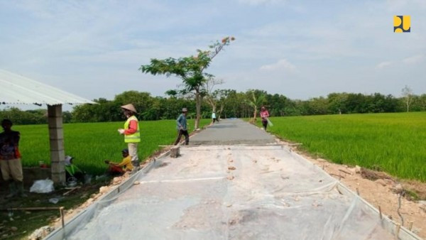 Kementerian Pekerjaan Umum (PU) merealisasikan pembangunan dan rehabilitasi jaringan irigasi. Foto: Dok. Kementerian PU