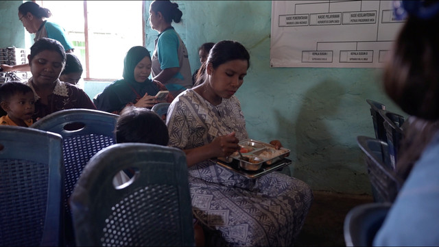 Program Makan Bergizi Gratis (MBG) di Posyandu Pos 1 Desa Radamata Kota Tambolaka, Sumba Barat Daya, Nusa Tenggara Timur (NTT). Foto: Bakom RI