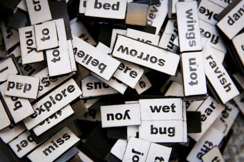 Ilustrasi Kata Transitif adalah, Foto: Unsplash/Glen Carrie