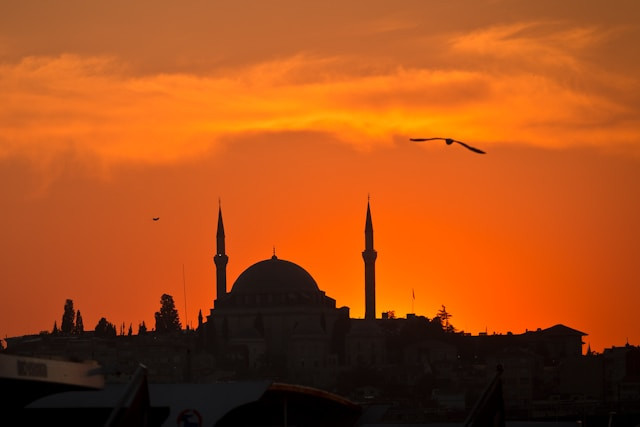 Ilustrasi jadwal Imsakiyah Ramadhan 2026 Semarang. Foto: Unsplash.
