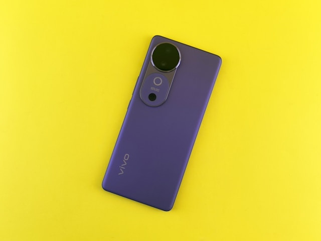 Ilustrasi HP Vivo 3 jutaan Februari 2026. Foto: Unsplash.