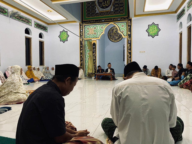 Kegiatan Kuliah Subuh di Desa Taraban