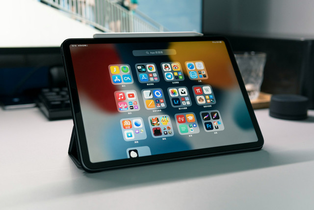 Ilustrasi tablet setara iPad 2026. Foto: Unsplash