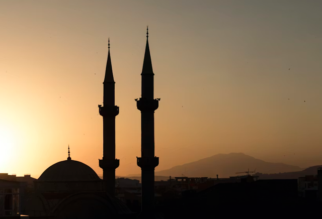 Ilustrasi apakah boleh puasa ikut muhammadiyah lebaran ikut nu. Sumber: Unsplash/Ali Arif Soydas