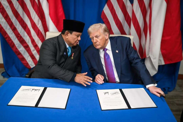 Presiden Prabowo Subianto dan Presiden AS Donald Trump tanda tangani kesepakatan tarif dagang. Foto: Dok. Instagram @sekretariat.kabinet